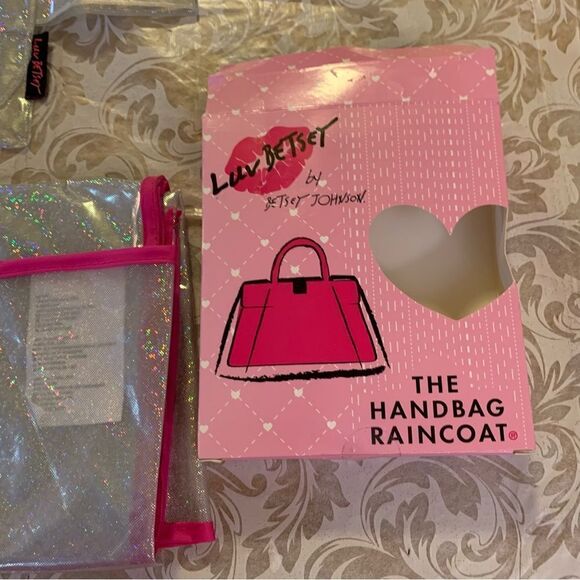 Luv Betsey Johnson Handbag Rain Poncho Protector ‘Pink Leopard’ & Pouch OSFA NWT - Picture 8 of 8